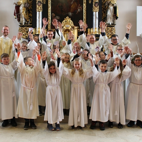 Ministrant:innen / Christoph Buchinger Ministrant:innen
