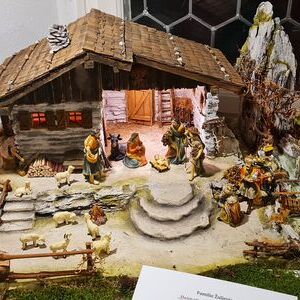 'Heimatkrippe am Wasserfall' ein kompletter Eigenbau von Josef mit zugekauften Figuren