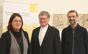 V. l.: Pastoralamtsdirektorin Gabriele Eder-Cakl, Bischof Manfred Scheuer und Missionar Christian Mayr.