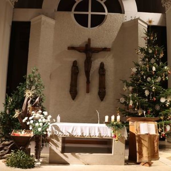Weihnachtsschmuck in St. Quirinus