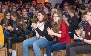 Mehr als 300 KatholikInnen kamen beim 'Ah, du a do!'-Festival in Linz zusammen